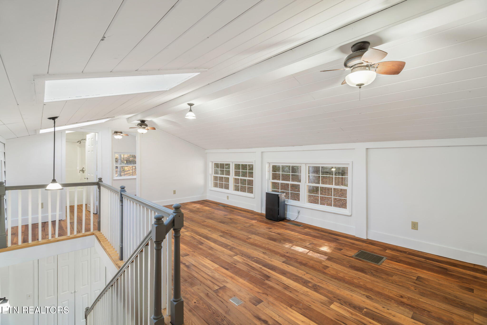 135 White Creek Court Deer Lodge, TN 37726 - Photo 25 of 57 Upstairs Loft Area