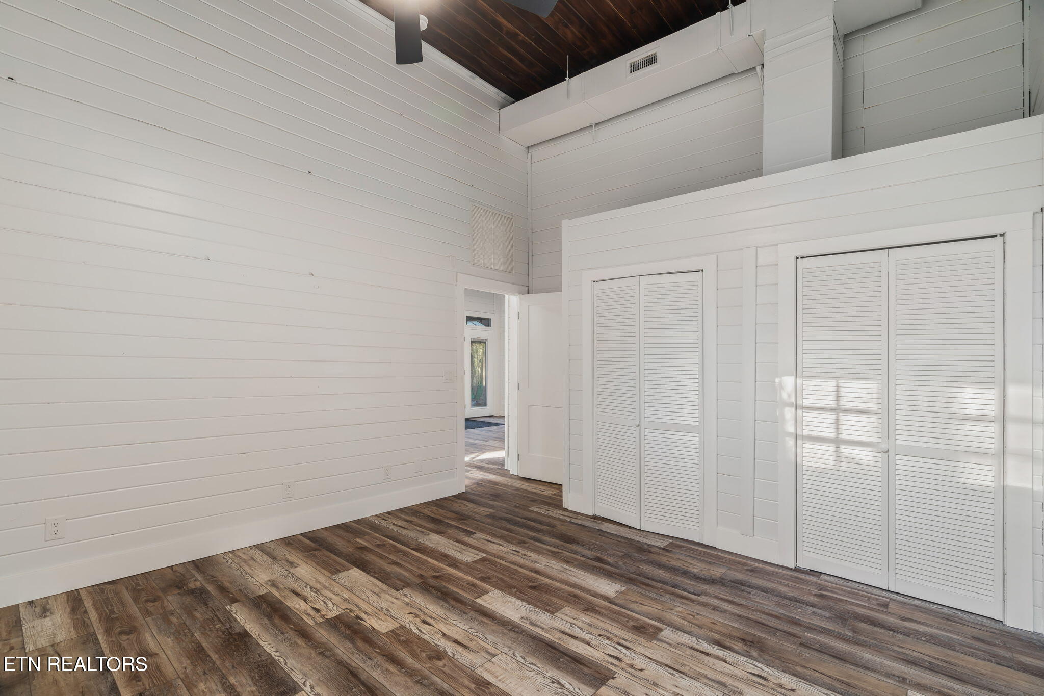 135 White Creek Court Deer Lodge, TN 37726 - Photo 48 of 57 Owners Suite Bedroom Black House
