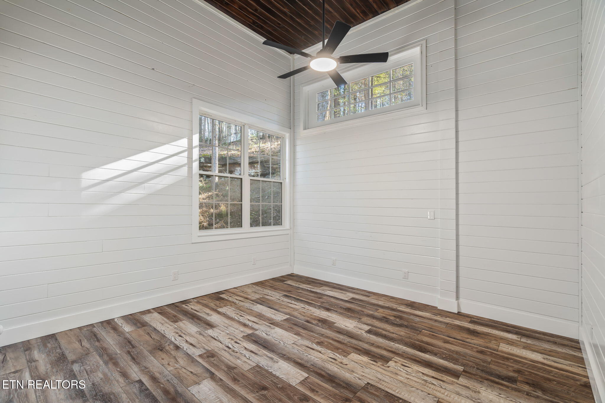 135 White Creek Court Deer Lodge, TN 37726 - Photo 49 of 57 Owners Suite Bedroom Black House