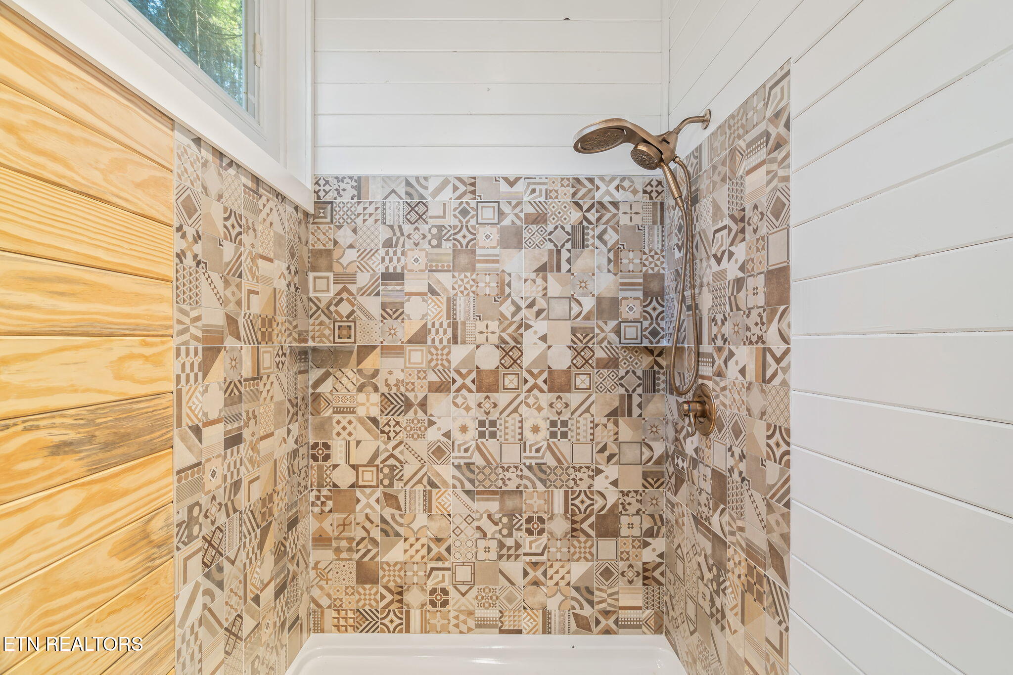 135 White Creek Court Deer Lodge, TN 37726 - Photo 50 of 57 Owners Suite Black House