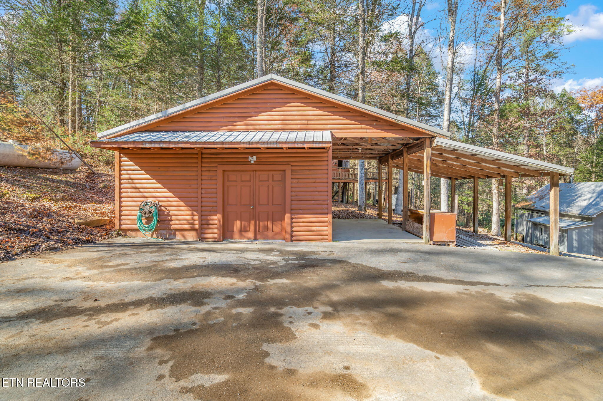 135 White Creek Court Deer Lodge, TN 37726 - Photo 5 of 57 Brown Studio