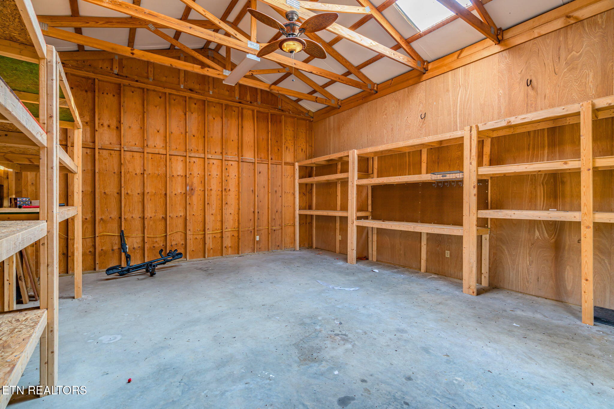 135 White Creek Court Deer Lodge, TN 37726 - Photo 55 of 57 Barn