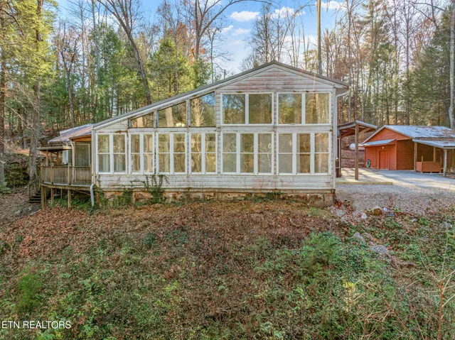 $699,900 | 135 White Creek Court, Deer Lodge, TN 37726