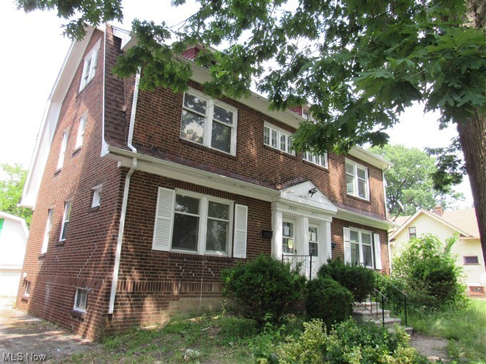 2071 Alton Road Cleveland, OH 44112 - Photo 2 of 35