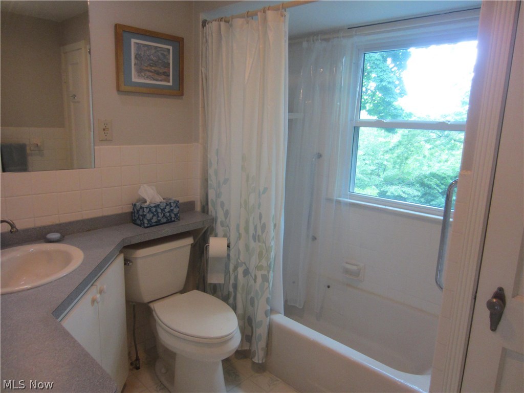 2391 Overlook Road Cleveland, OH 44106 - Photo 13 of 17