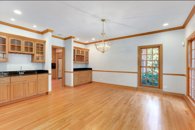 6778 Old College Road Lisle, IL 60532 - Photo 11 of 31