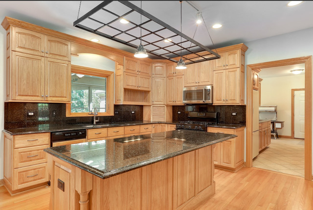 6778 Old College Road Lisle, IL 60532 - Photo 9 of 31