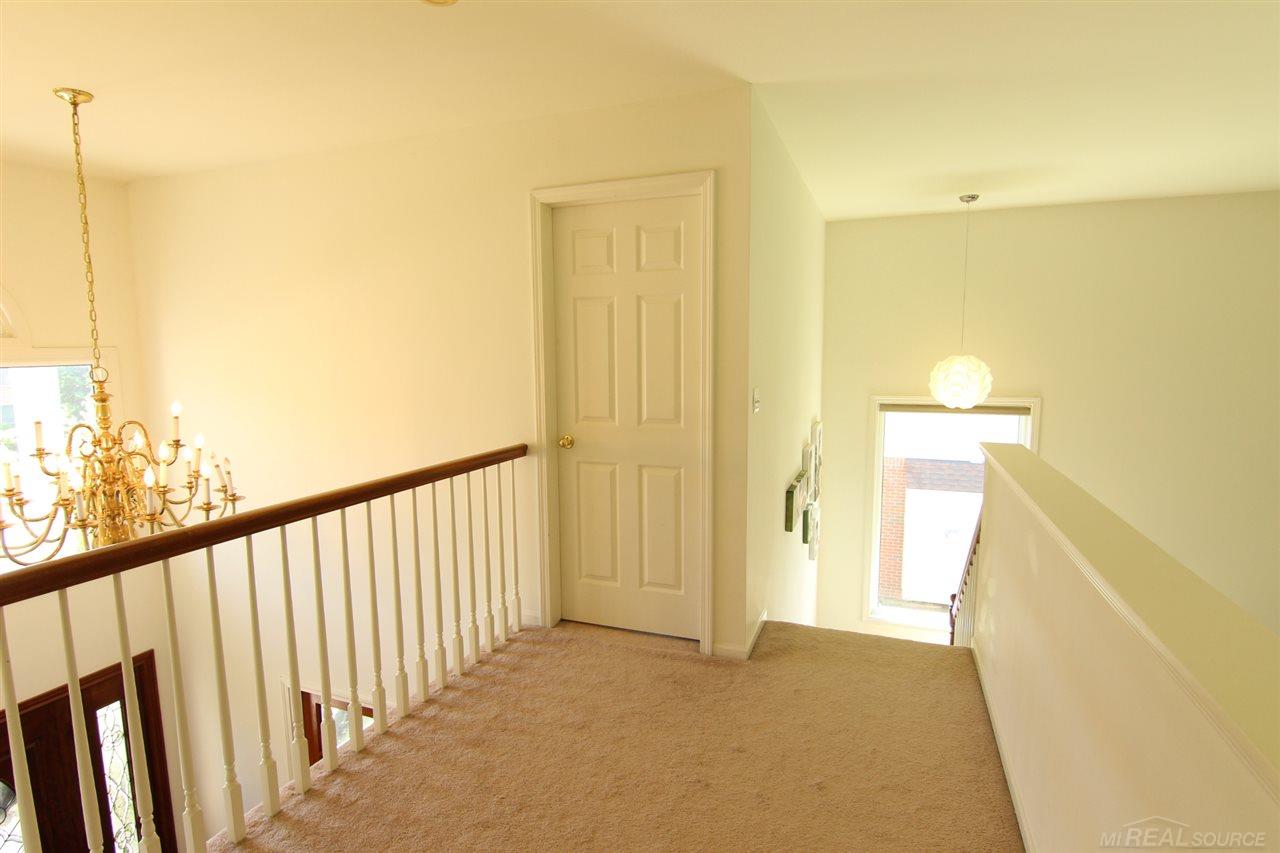 898 Rambling Drive Rochester, MI 48307 - Photo 26 of 45 31291388-25.JPG