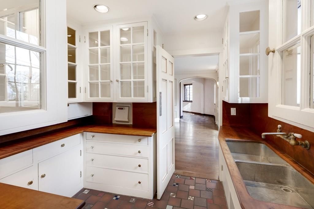 7 Allen Road Wellesley, MA 02481 - Photo 17 of 25