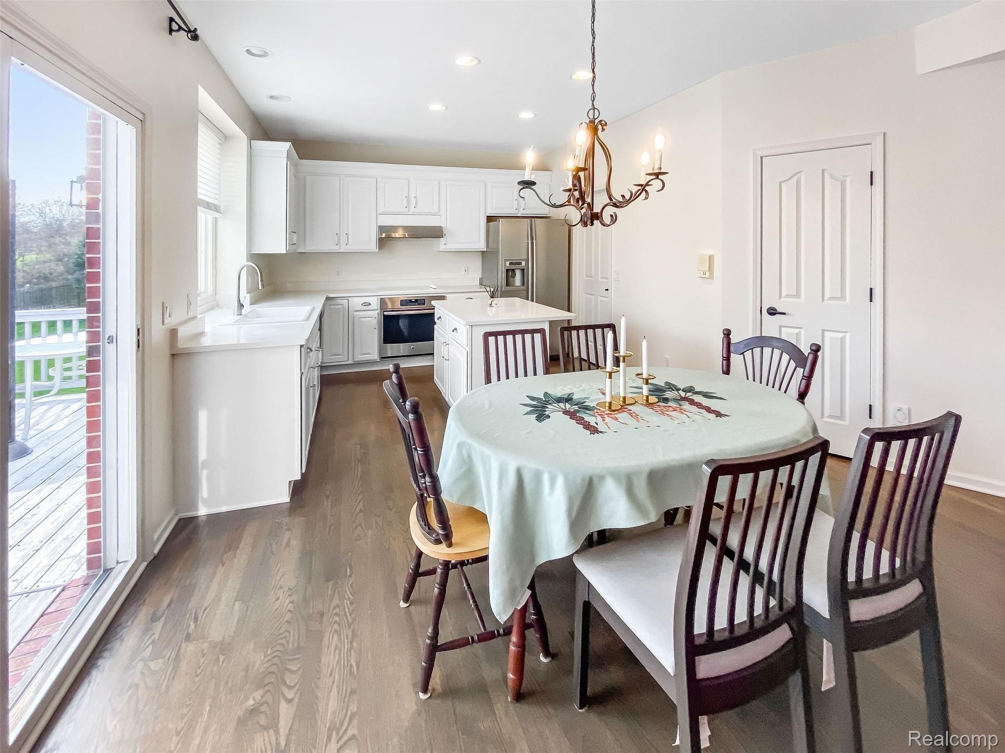 632 Bliss Drive Rochester, MI 48307 - Photo 8 of 41 kitchen 2-2.jpg