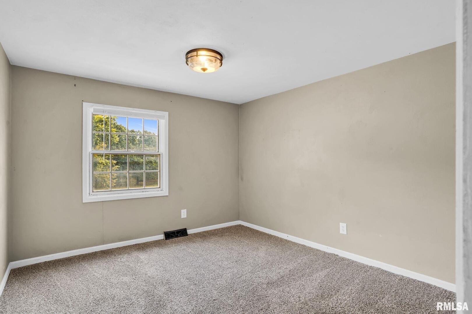 3044 Jersey Ridge Road Davenport, IA 52807 - Photo 18 of 28