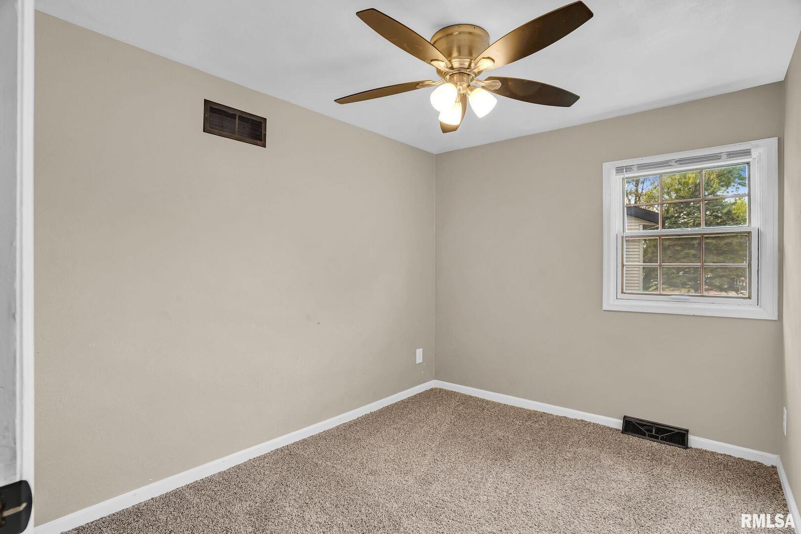 3044 Jersey Ridge Road Davenport, IA 52807 - Photo 21 of 28