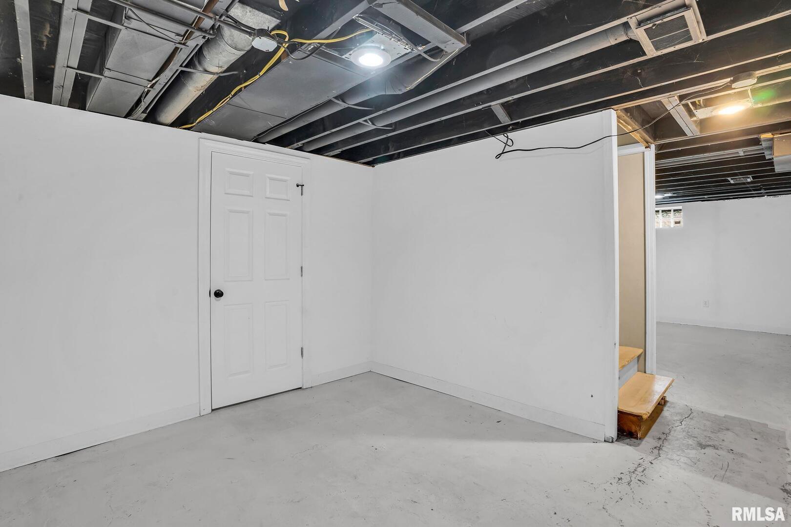 3044 Jersey Ridge Road Davenport, IA 52807 - Photo 23 of 28