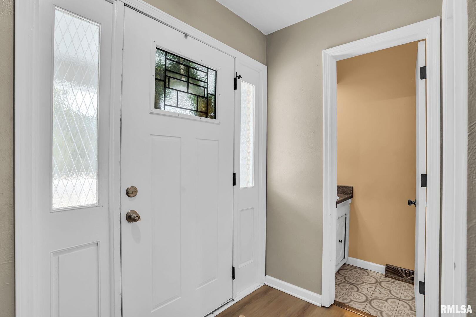 3044 Jersey Ridge Road Davenport, IA 52807 - Photo 5 of 28