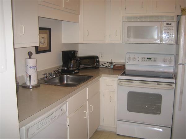 1008 Paradise Road, Unit 1L Swampscott, MA 01907 - Photo 15 of 20 Gallery Image 15