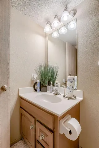 $190,000 | 10543 East 46th Terrace, Kansas City, MO 64133