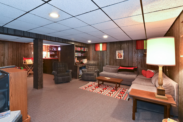 1326 Linden Road Homewood, IL 60430 - Photo 10 of 10 a room with furniture