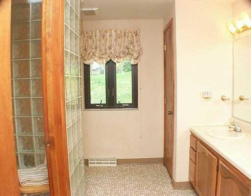 4128 Dickey Road Gibsonia, PA 15044 - Photo 7 of 8 Gallery Image 7