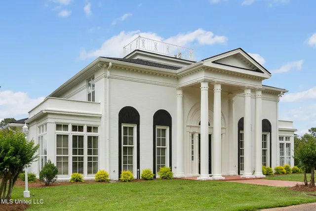 $1,025,000 | 8 12 Oaks Place, Madison, MS 39110