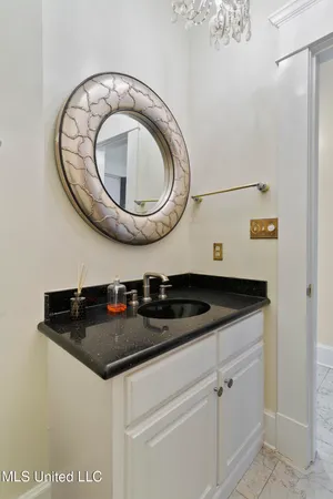 $1,016,000 | 8 12 Oaks Place, Madison, MS 39110