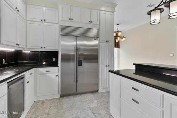 $1,016,000 | 8 12 Oaks Place, Madison, MS 39110