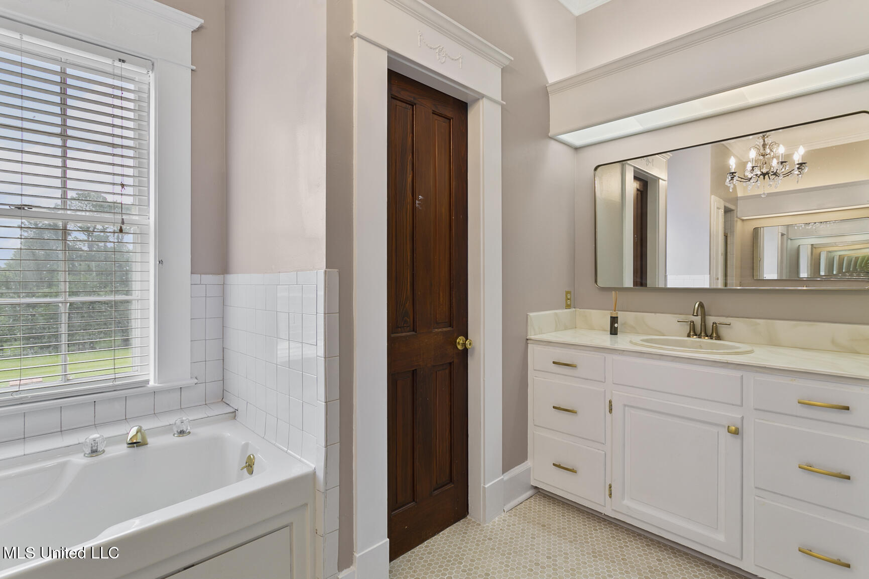 8 12 Oaks Place Madison, MS 39110 - Photo 34 of 79 8 Twelve Oaks final-32