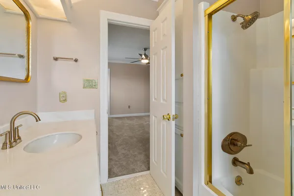 $1,016,000 | 8 12 Oaks Place, Madison, MS 39110
