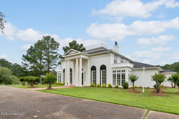 $1,016,000 | 8 12 Oaks Place, Madison, MS 39110