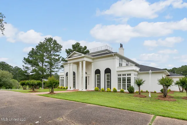 $1,025,000 | 8 12 Oaks Place, Madison, MS 39110