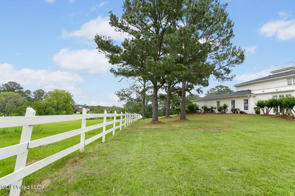 $1,016,000 | 8 12 Oaks Place, Madison, MS 39110