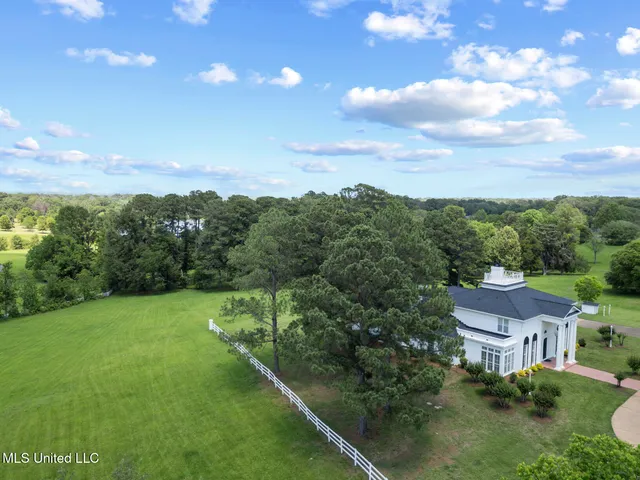 $1,025,000 | 8 12 Oaks Place, Madison, MS 39110