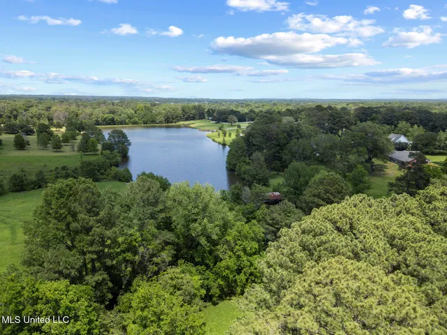 $1,025,000 | 8 12 Oaks Place, Madison, MS 39110