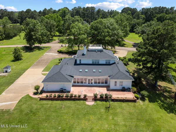 $1,016,000 | 8 12 Oaks Place, Madison, MS 39110