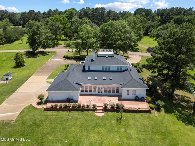 $1,025,000 | 8 12 Oaks Place, Madison, MS 39110