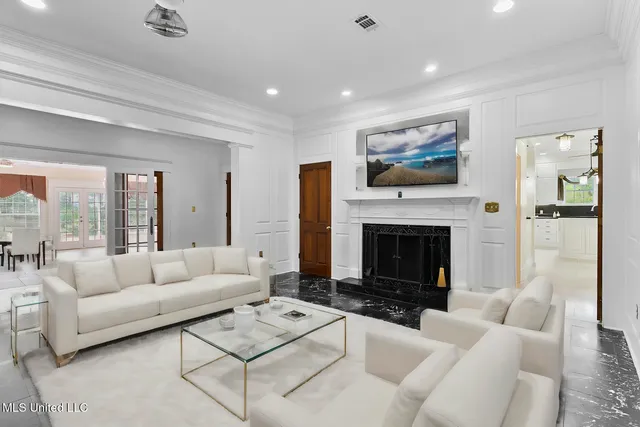 $1,025,000 | 8 12 Oaks Place, Madison, MS 39110