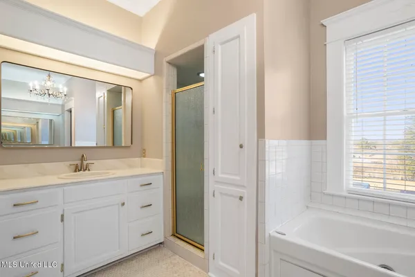 $1,016,000 | 8 12 Oaks Place, Madison, MS 39110