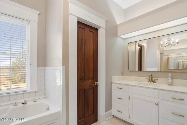 $1,025,000 | 8 12 Oaks Place, Madison, MS 39110