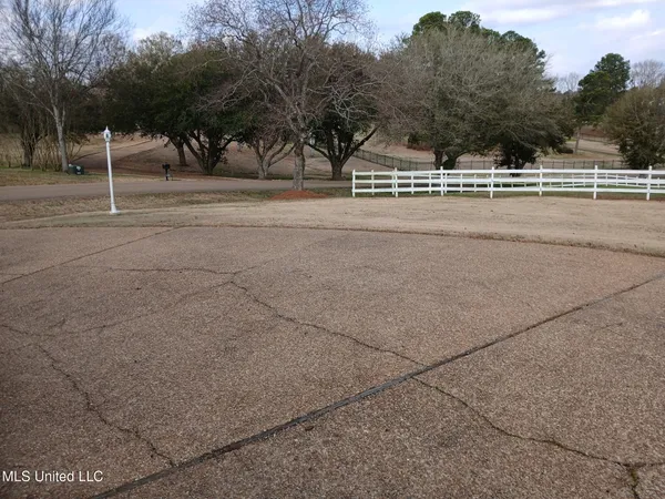 $1,016,000 | 8 12 Oaks Place, Madison, MS 39110