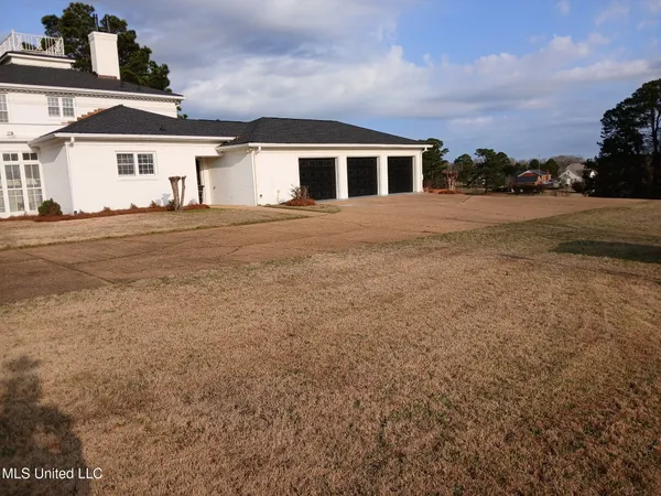 $1,016,000 | 8 12 Oaks Place, Madison, MS 39110