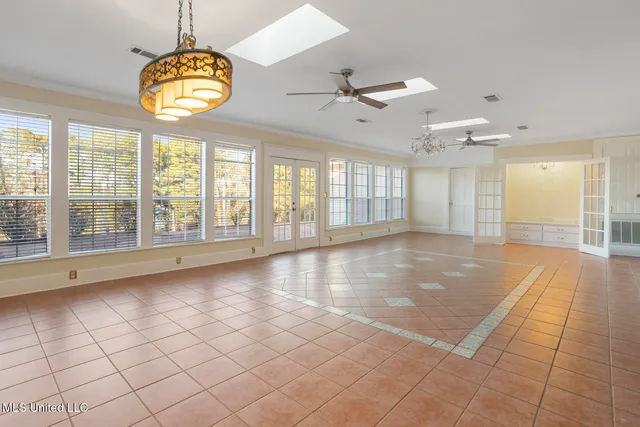 $1,025,000 | 8 12 Oaks Place, Madison, MS 39110