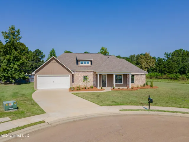 $389,900 | 118 Trace Pointe Place, Clinton, MS 39056
