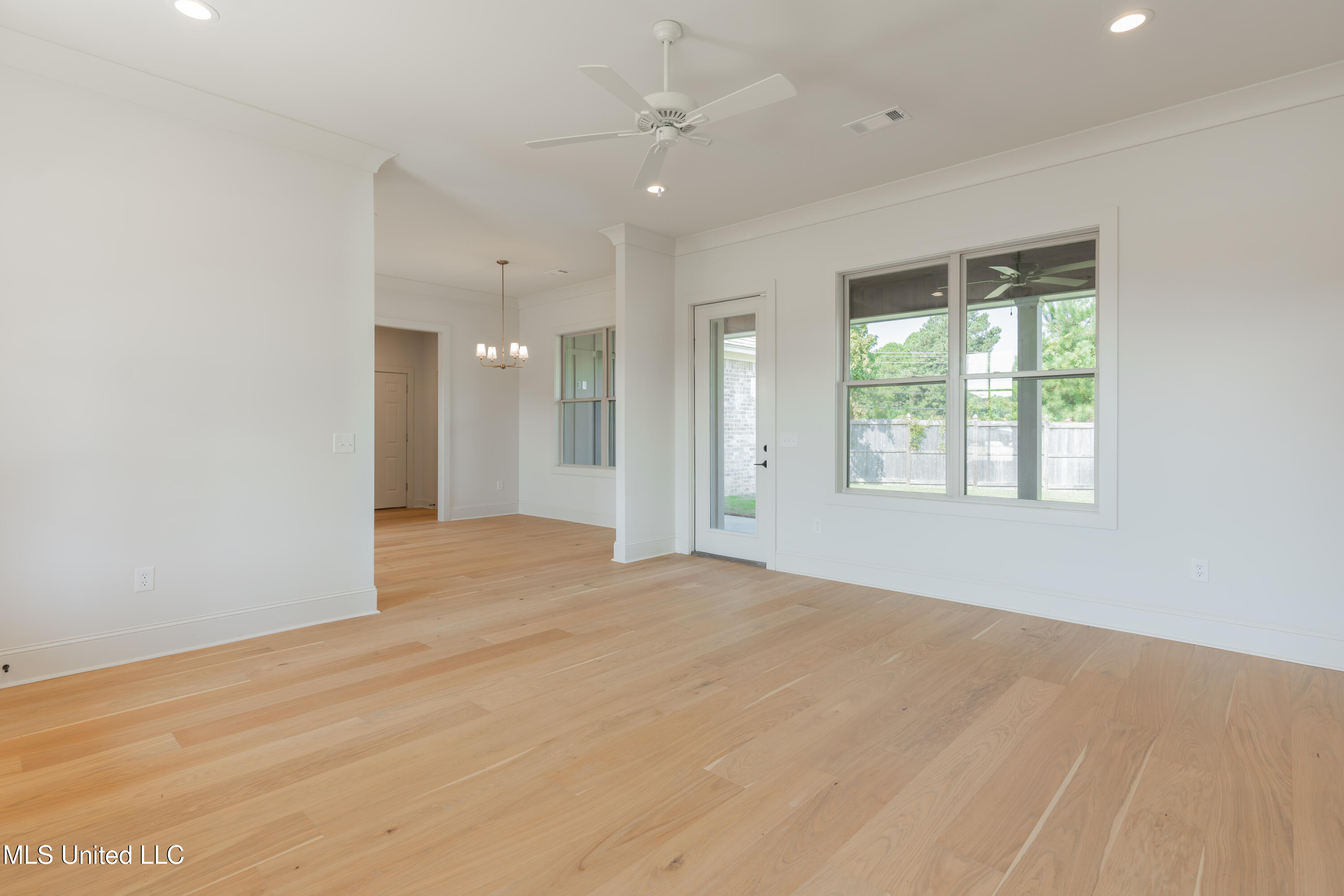 118 Trace Pointe Place Clinton, MS 39056 - Photo 13 of 74 13-LivingRoom(2)