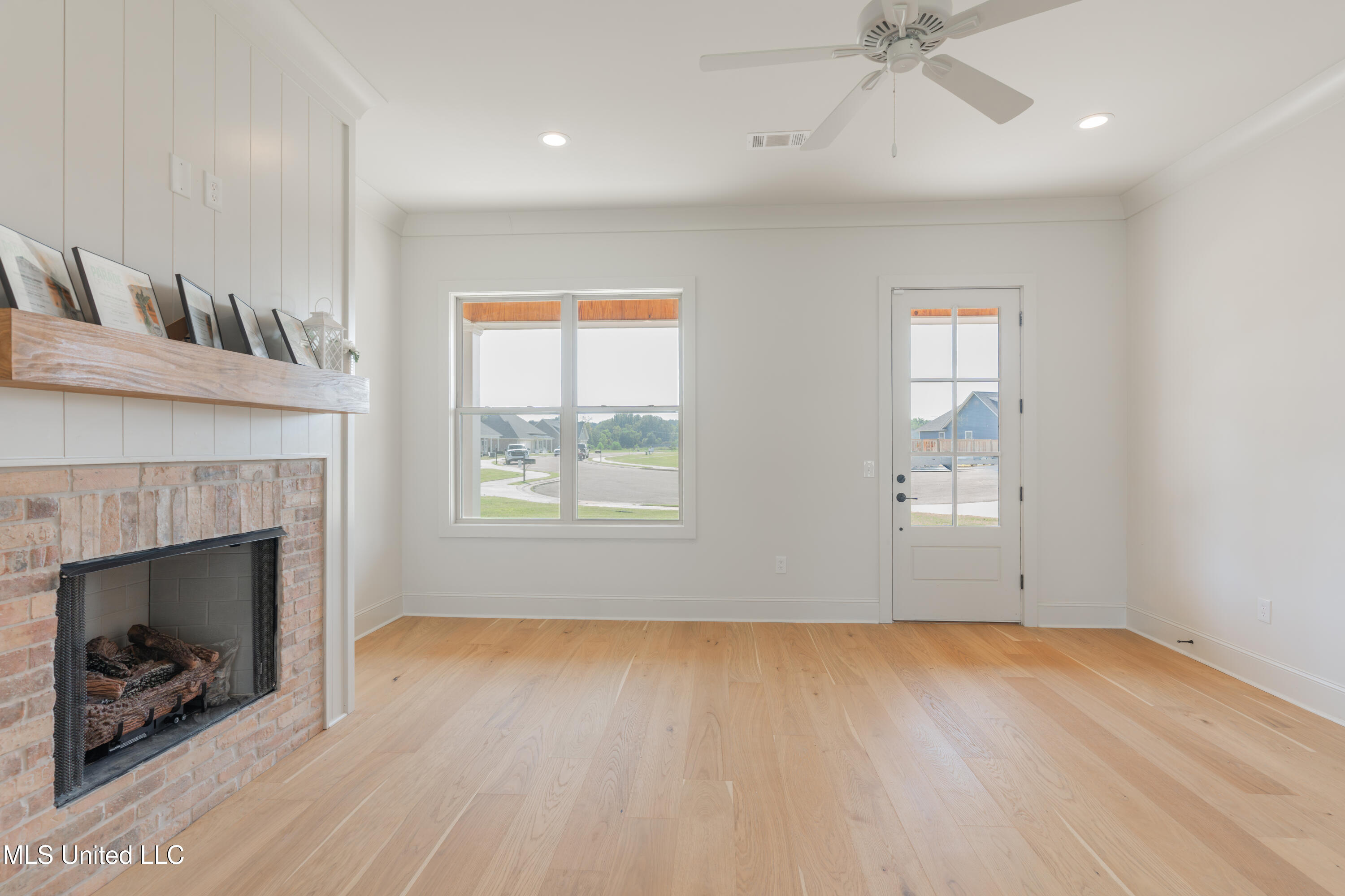 118 Trace Pointe Place Clinton, MS 39056 - Photo 15 of 74 15-LivingRoom(4)
