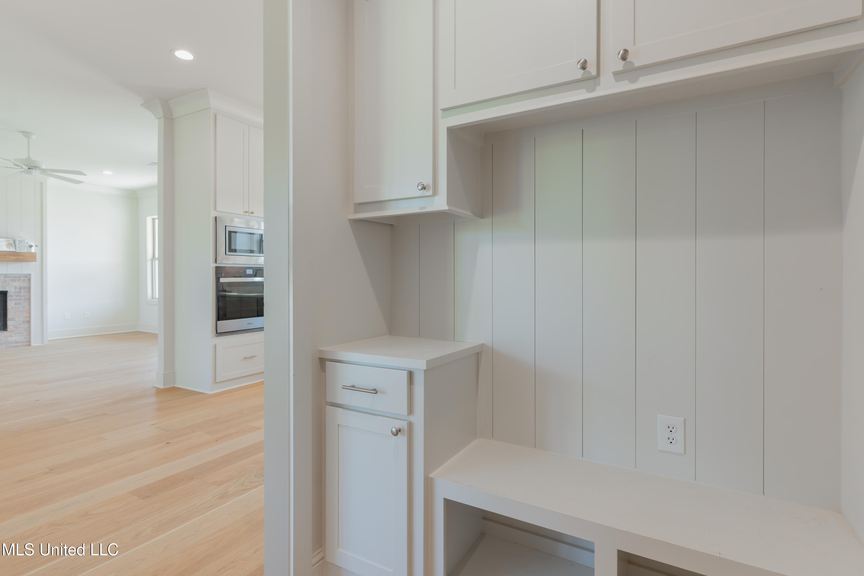 118 Trace Pointe Place Clinton, MS 39056 - Photo 28 of 74 28-GarageEntry