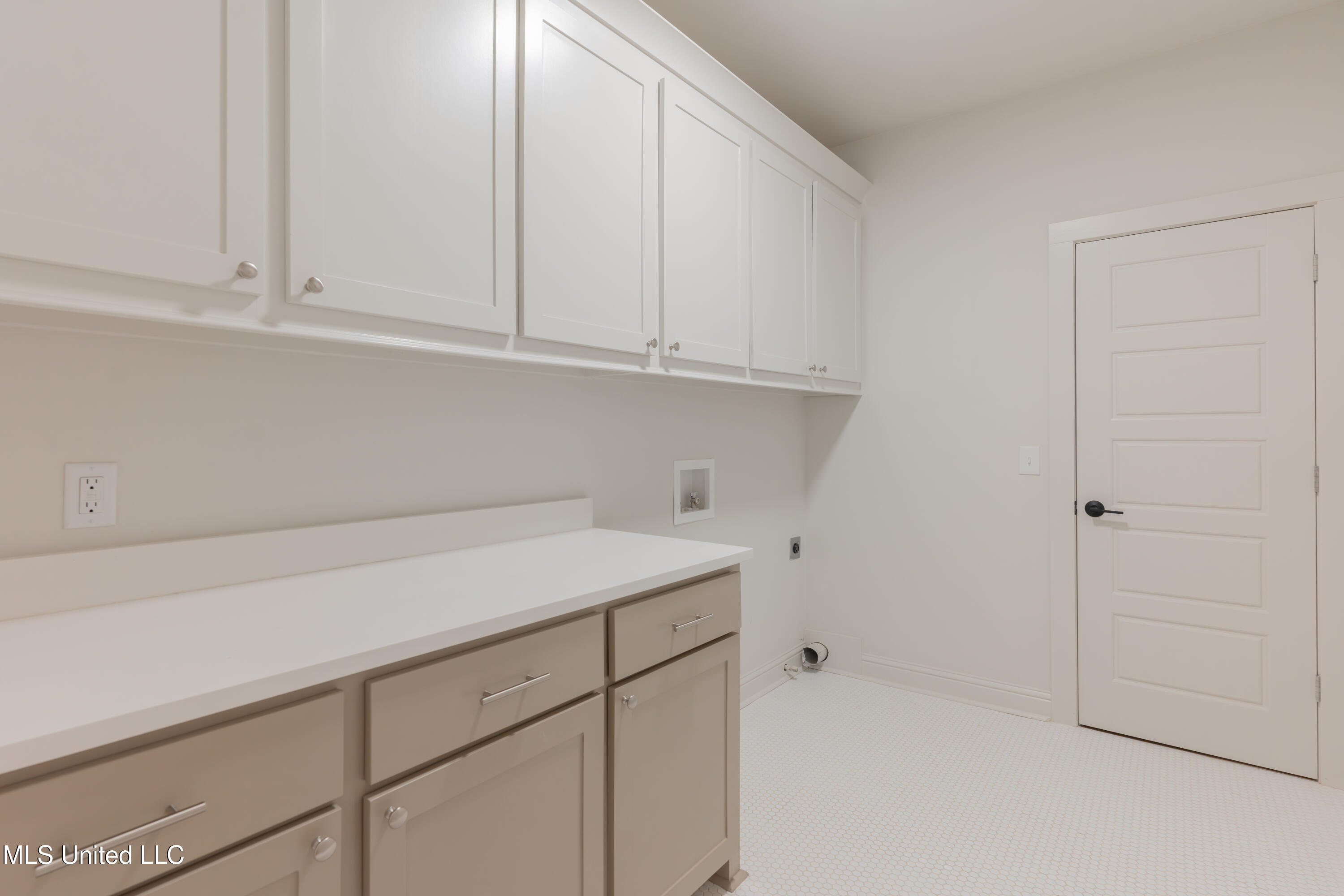 118 Trace Pointe Place Clinton, MS 39056 - Photo 30 of 74 30-LaundryRoom(1)