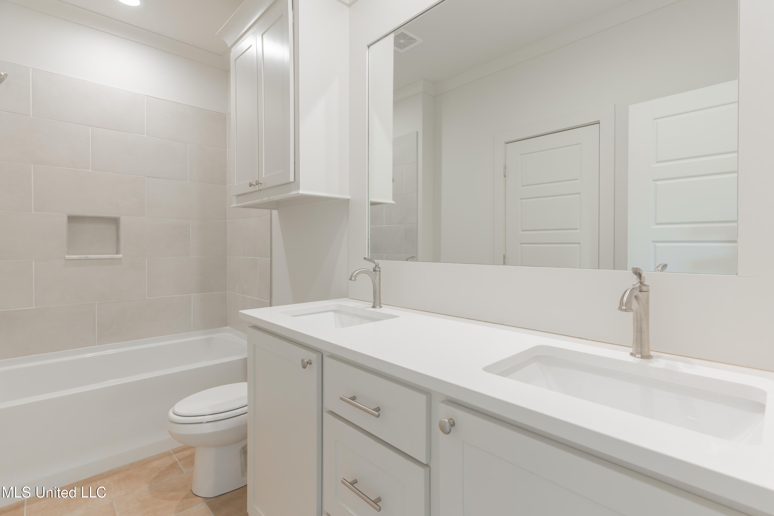 118 Trace Pointe Place Clinton, MS 39056 - Photo 58 of 74 60-JackandJillBathroom