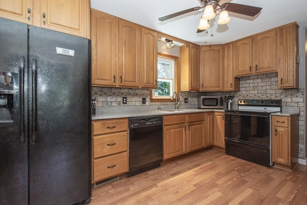 35 Meadow Road Northborough, MA 01532 - Photo 6 of 31 Gallery Image 6