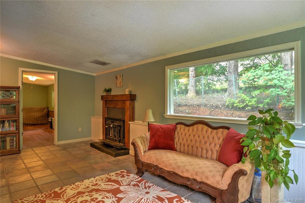 424 Reeves Cove Road Candler, NC 28715 - Photo 13 of 24 Gallery Image 13