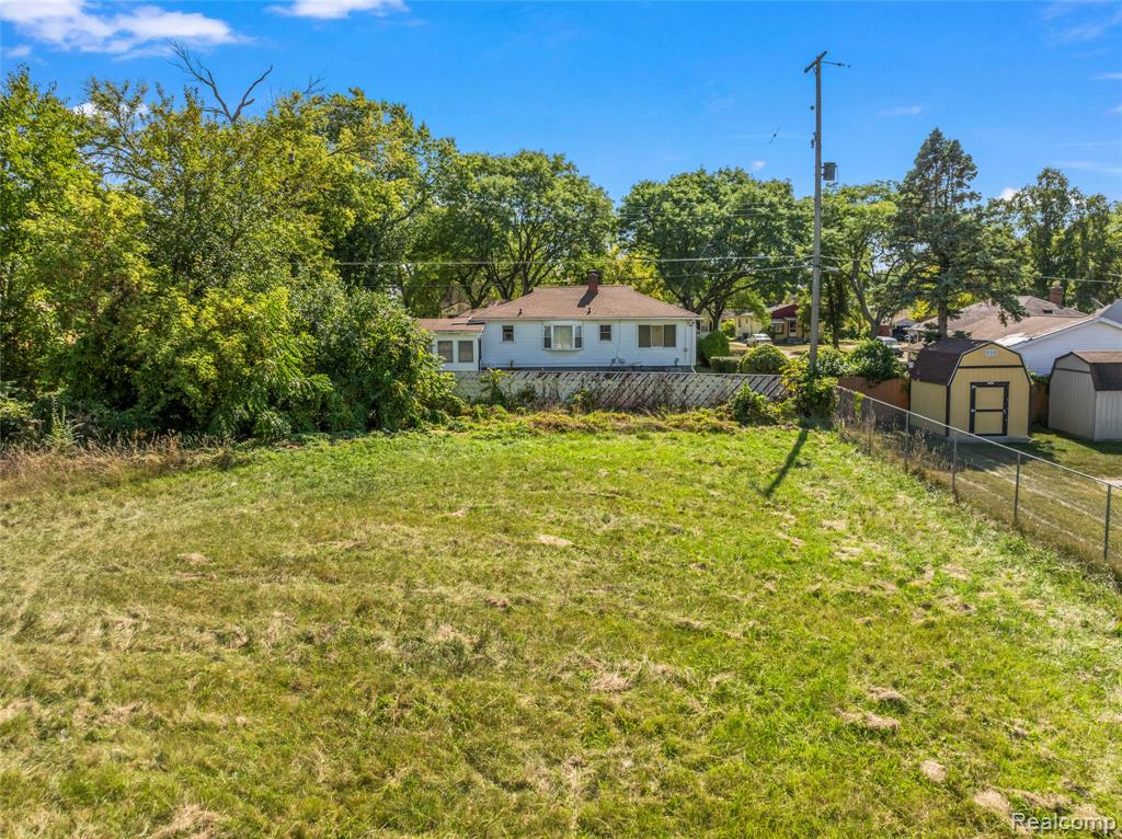 680 East Pierson Road Flint, MI 48505 - Photo 16 of 19