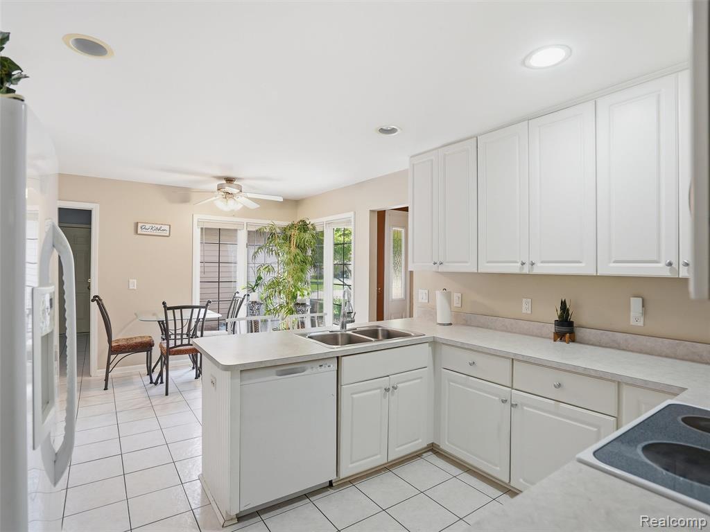 52088 Southview Ridge Macomb, MI 48042 - Photo 24 of 49